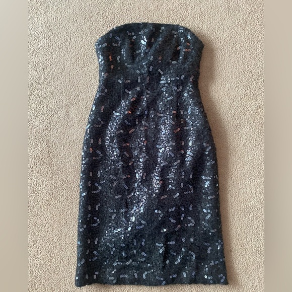 NWT Banana Republic Black Strapless knit/sequinned dress. Size 0 - Picture 1 of 3